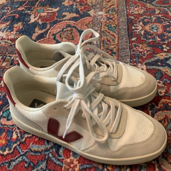 Women's V-10 Recycled Mesh Low-Top Sneakers - Picture 4 of 4